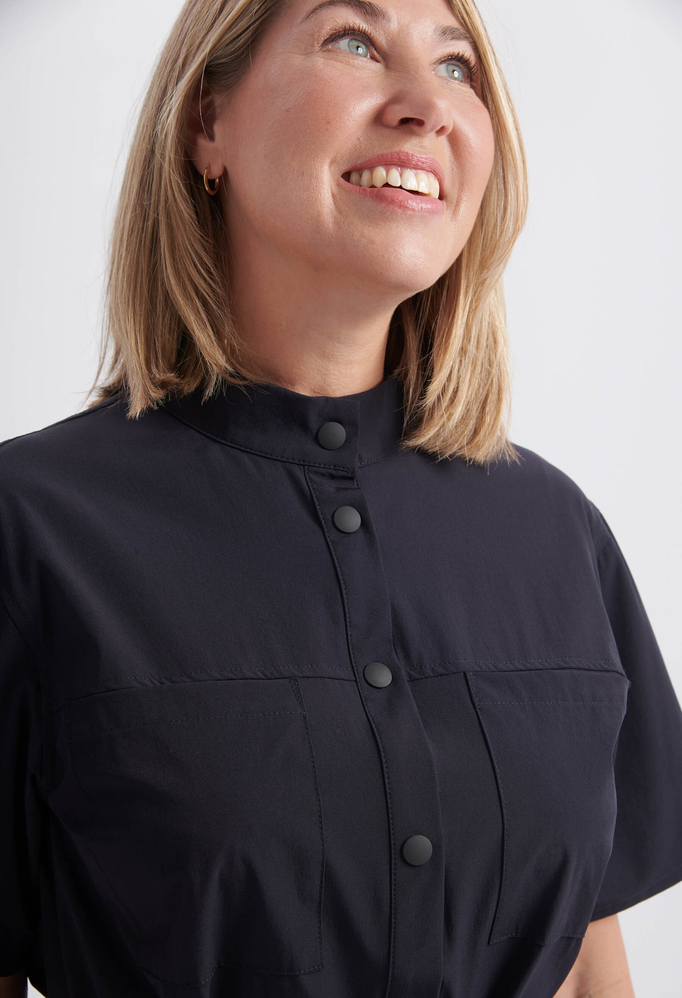 Olie - Robe chemise avec ceinture - Noir