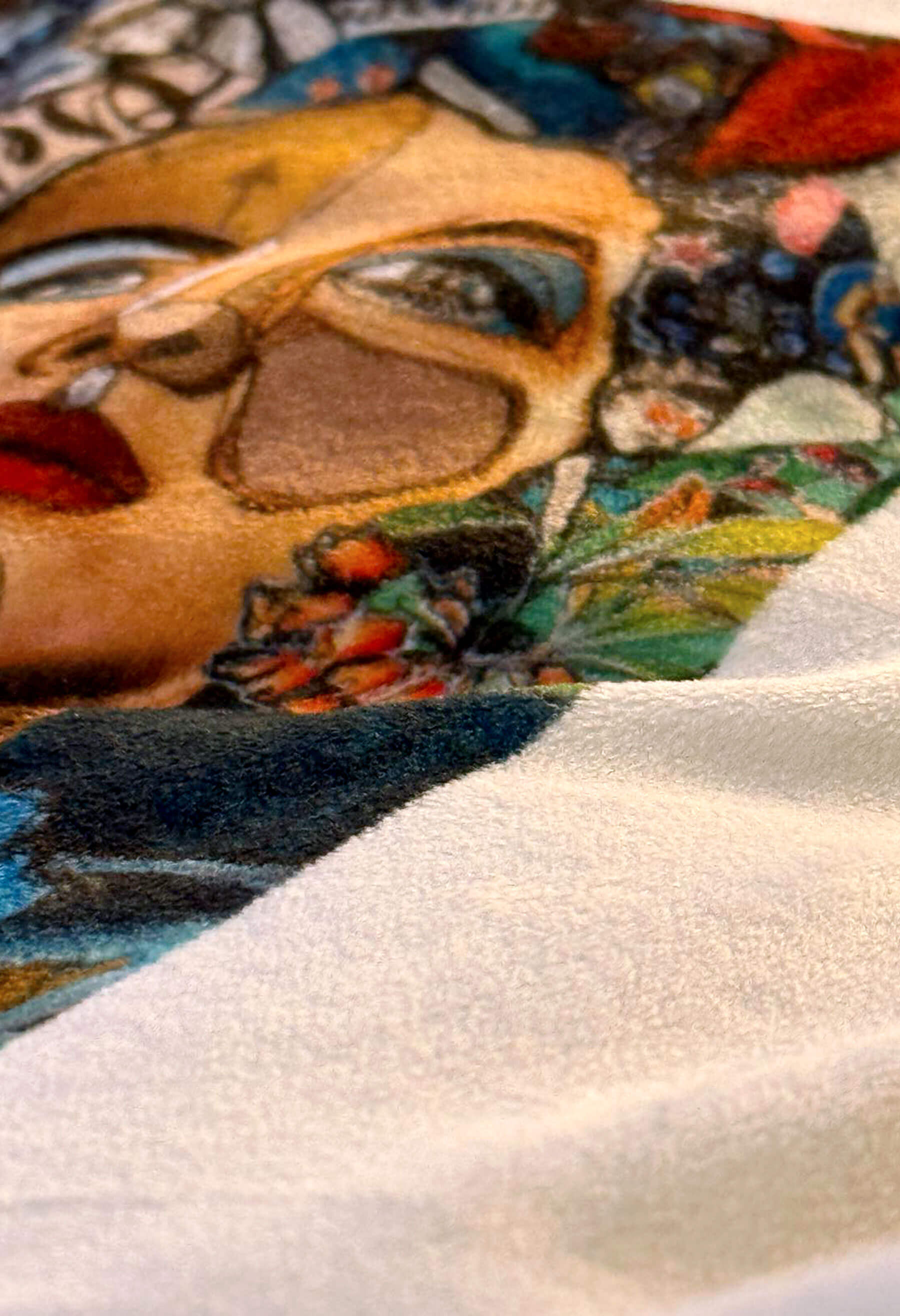 KSL X Adèle Blais : une collaboration inspirante pour le projet FORTES et ses chandails Idola mettant en lumière des femmes qui ont marqué l'histoire, dont Jeanne d'Arc