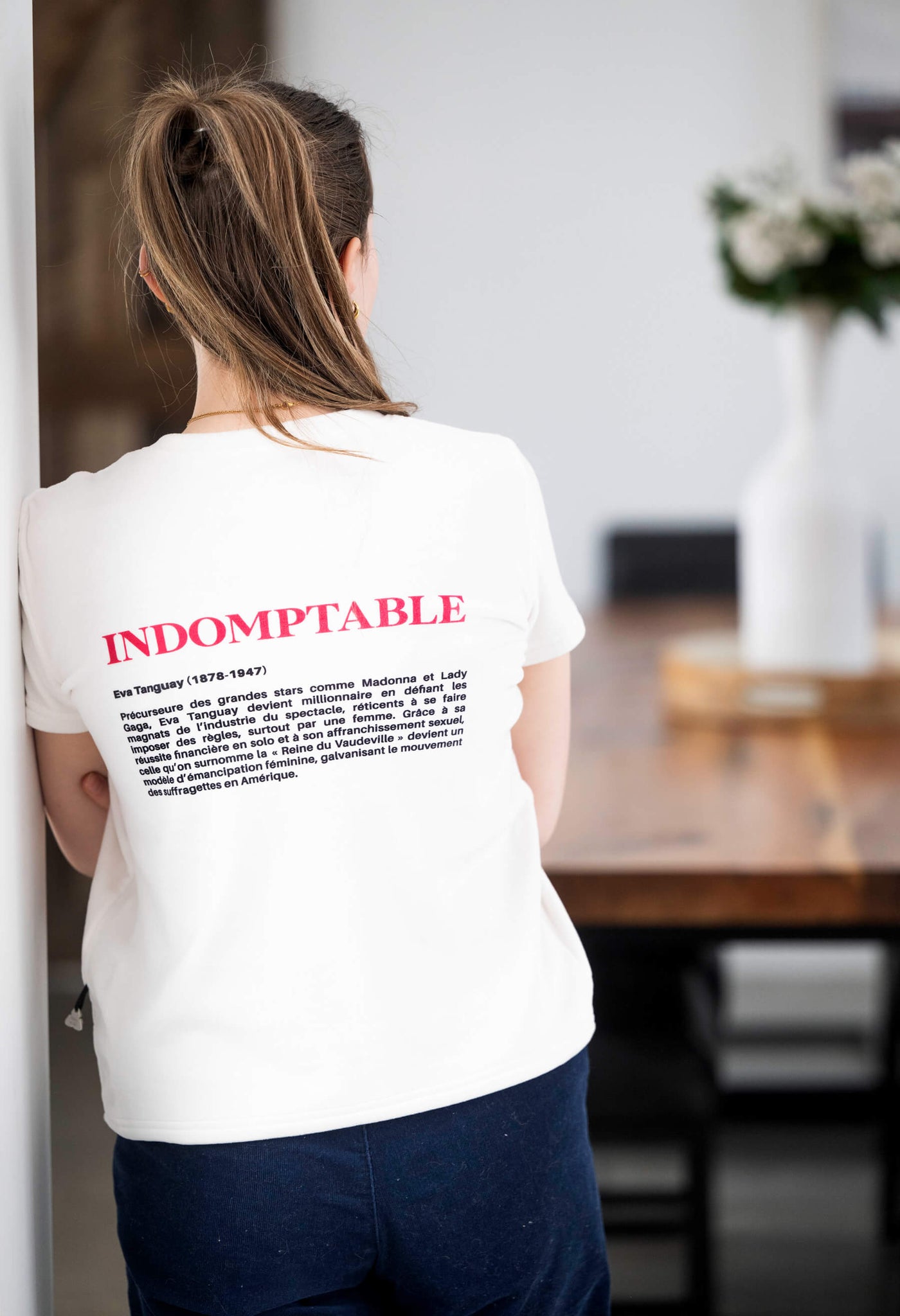 KSL X Adèle Blais : une collaboration inspirante pour le projet FORTES et ses chandails Idola mettant en lumière des femmes qui ont marqué l'histoire, dont Eva Tanguay, l'indomptable