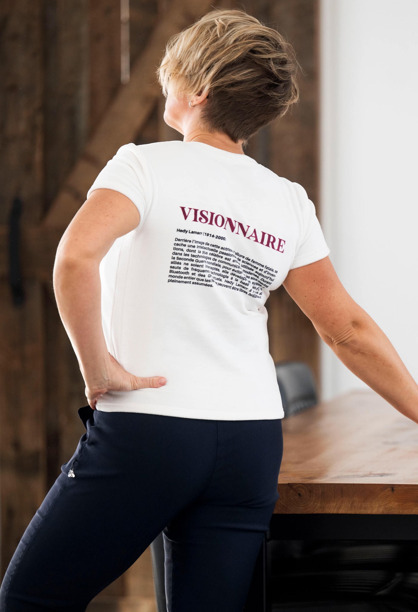 KSL X Adèle Blais : une collaboration inspirante pour le projet FORTES et ses chandails Idola mettant en lumière des femmes qui ont marqué l'histoire, dont Hedy Lamarr, la visionnaire