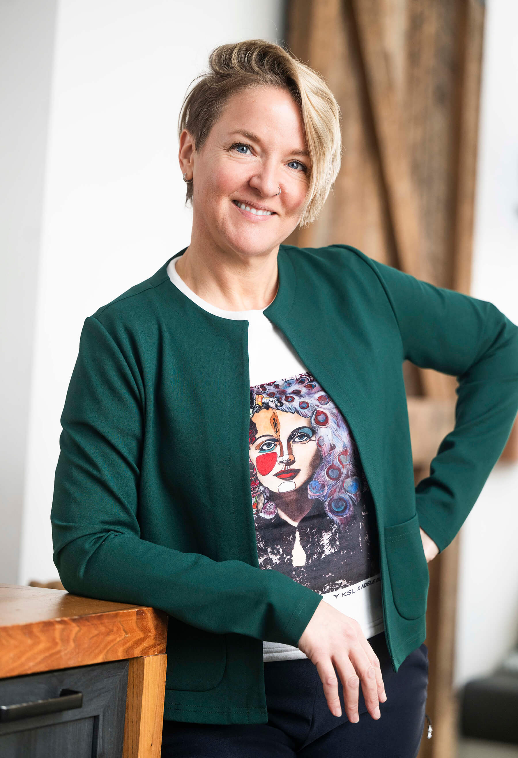 KSL X Adèle Blais : une collaboration inspirante pour le projet FORTES et ses chandails Idola mettant en lumière des femmes qui ont marqué l'histoire, dont Hedy Lamarr