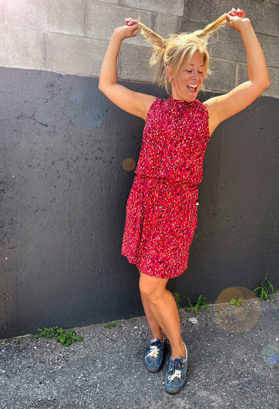 Lauria - Robe sans manche avec col haut et élastique à la taille