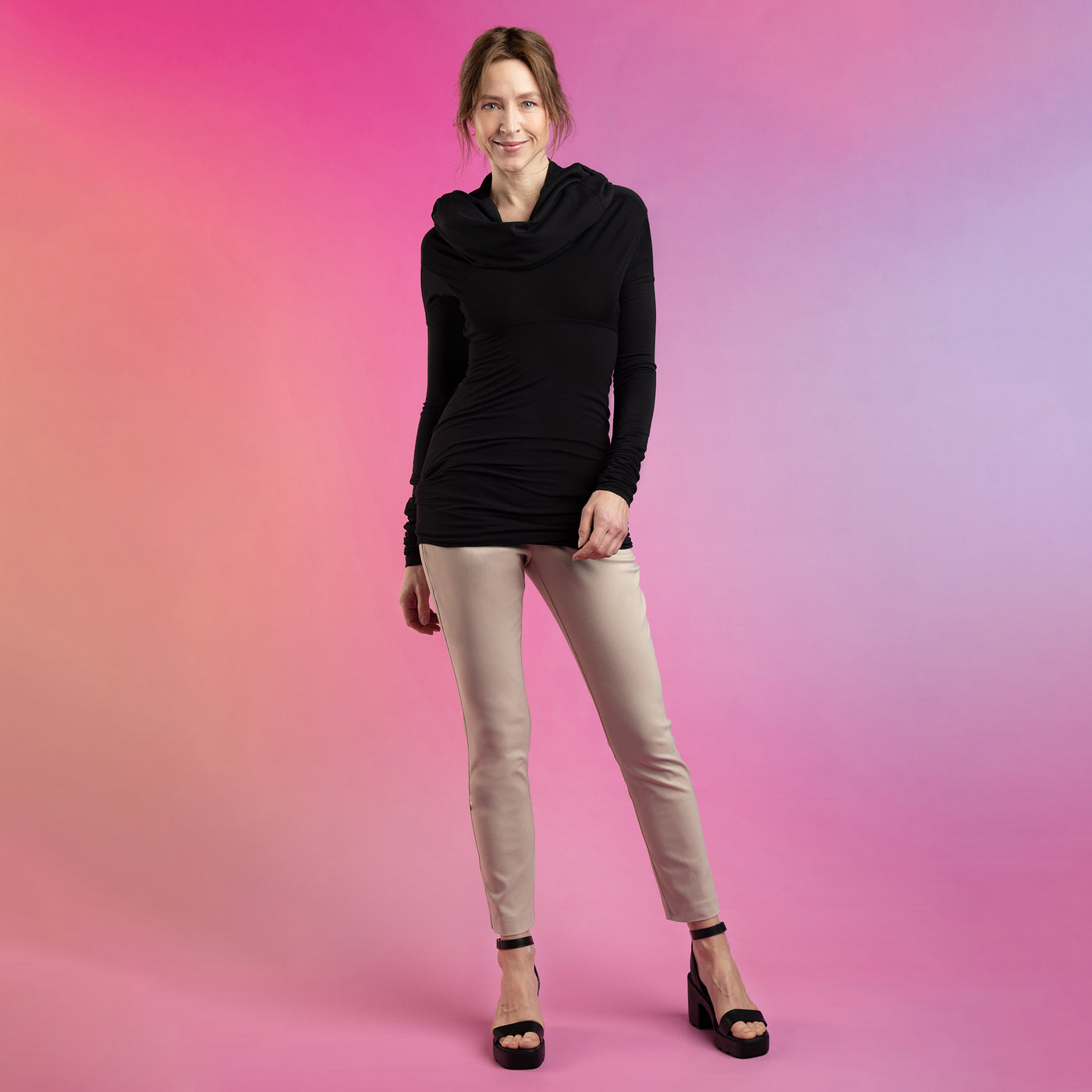 Robe Marie-Soleil noir et pantalon Josy sable: des créations québécoises signées KSL